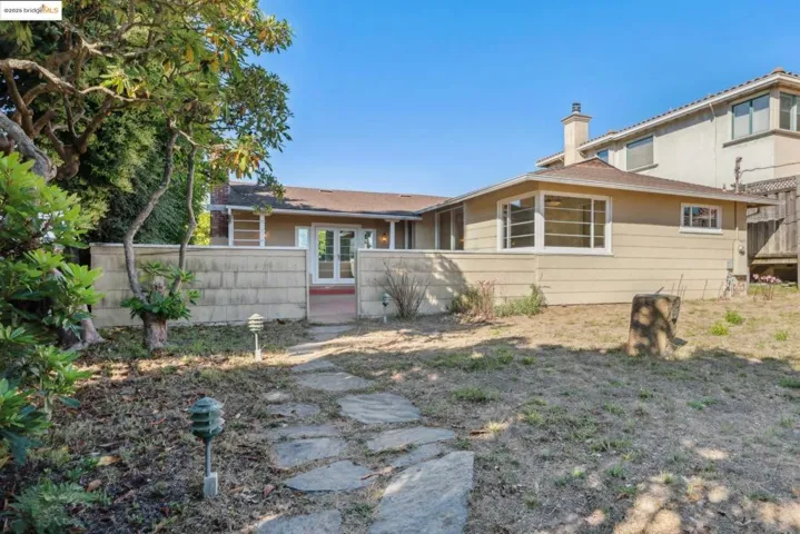 119 Villanova Dr, Oakland, California 94611