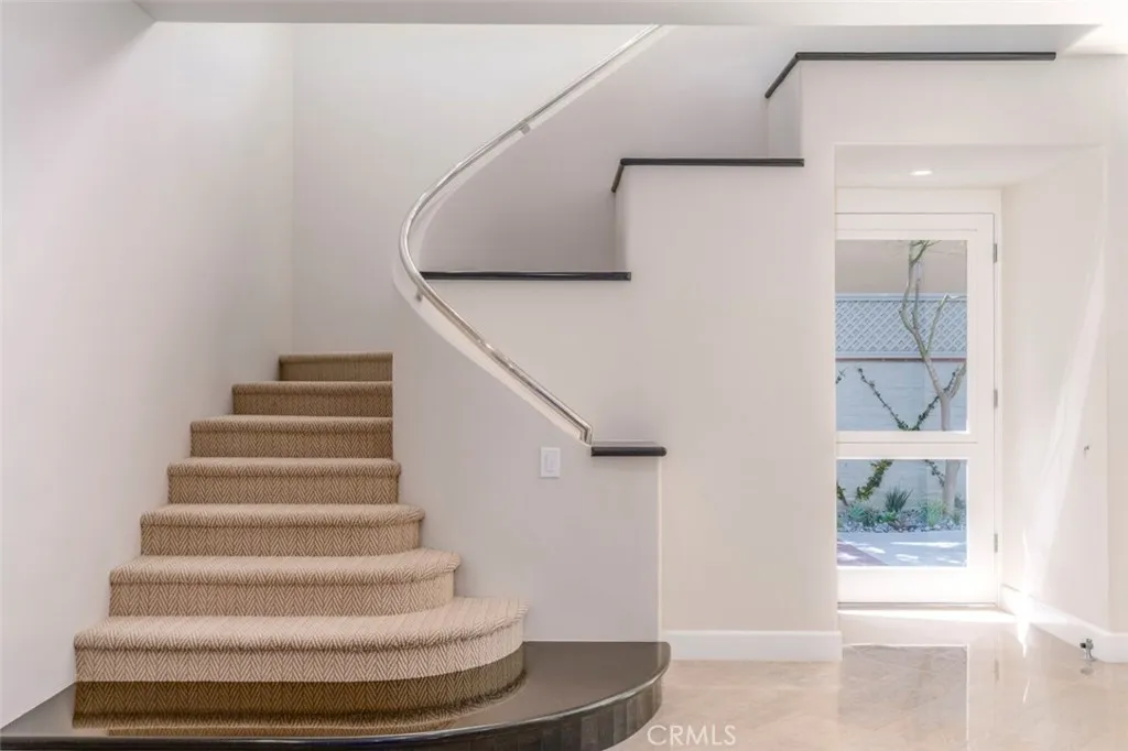 120 Via Trieste, Newport Beach, California 92663 home-pic-6