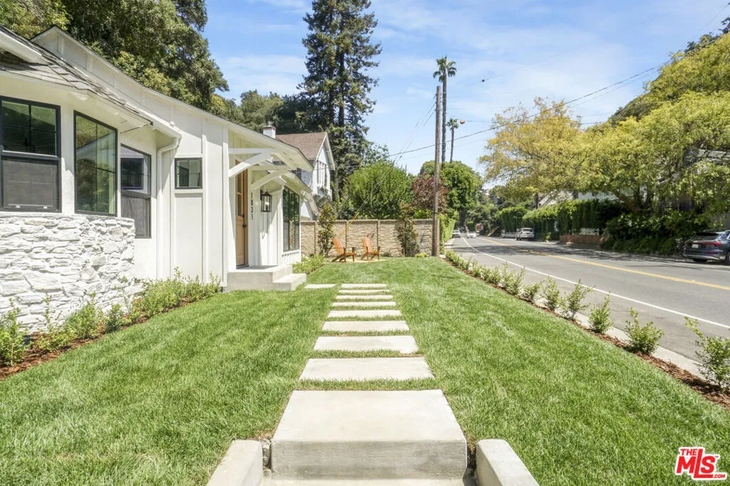 1831 Benedict Canyon Drive, Beverly Hills, California 90210 home-pic-25