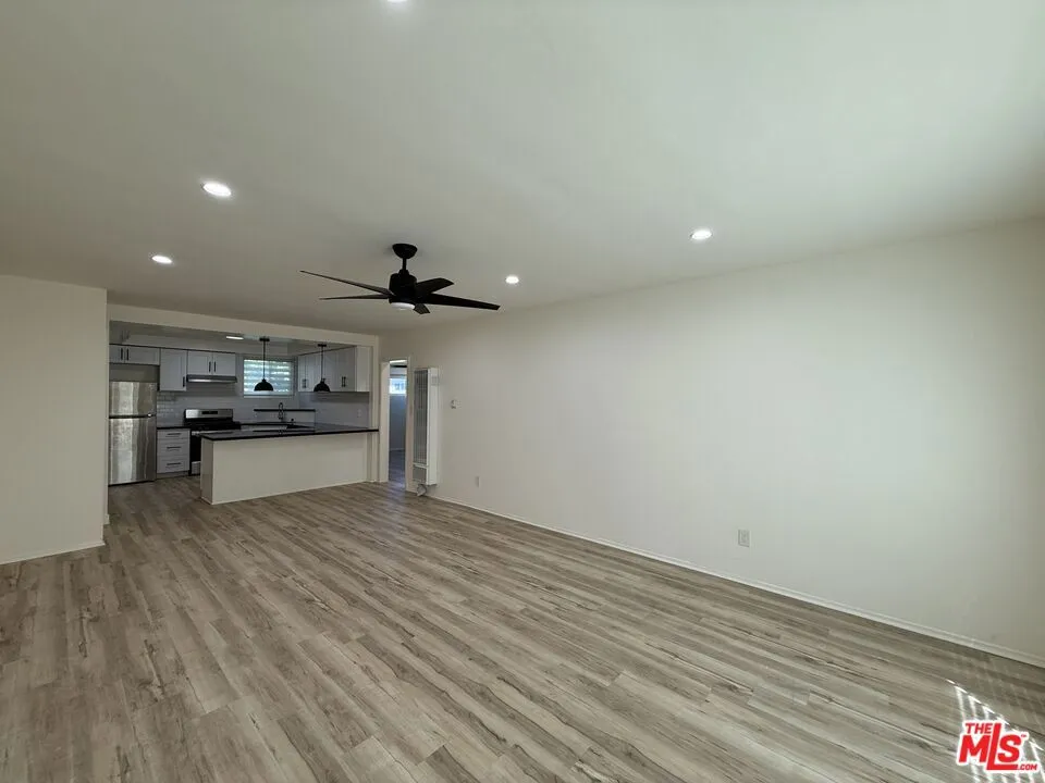 25226 Loytan Street B, Torrance, California 90505, 2 Bedrooms Bedrooms, ,2 BathroomsBathrooms,Residential Lease,For Rent,Loytan,25575827