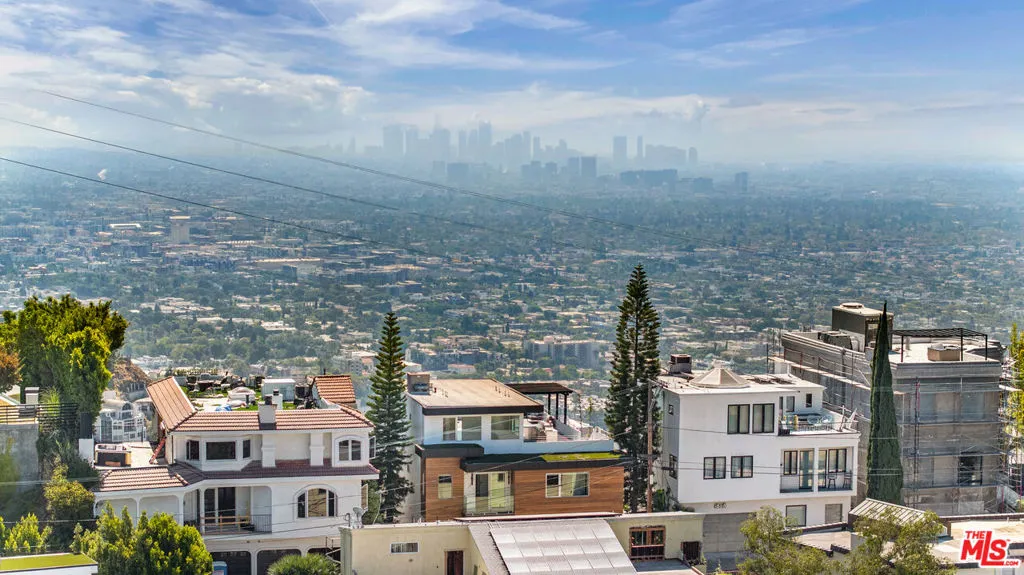 1610 Viewmont Drive, Los Angeles, California 90069 home-pic-21