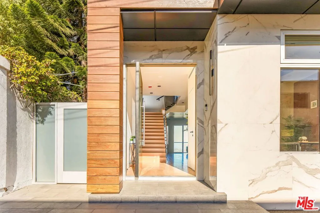 1610 Viewmont Drive, Los Angeles, California 90069 home-pic-0