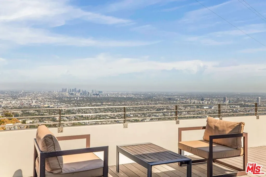 1610 Viewmont Drive, Los Angeles, California 90069 home-pic-17