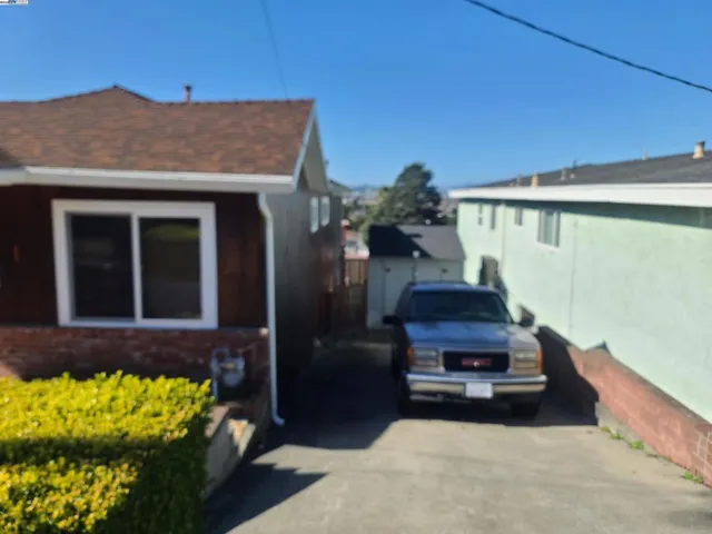 633 Humboldt St, Richmond, California 94805