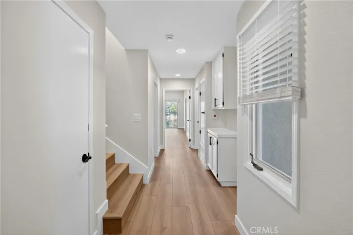 915 Gardenia Way, Corona Del Mar, California 92625
