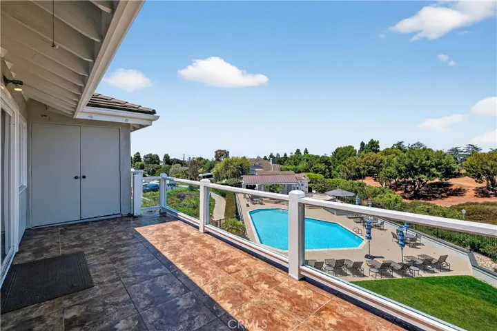 915 Gardenia Way, Corona Del Mar, California 92625