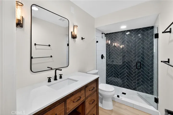 915 Gardenia Way, Corona Del Mar, California 92625