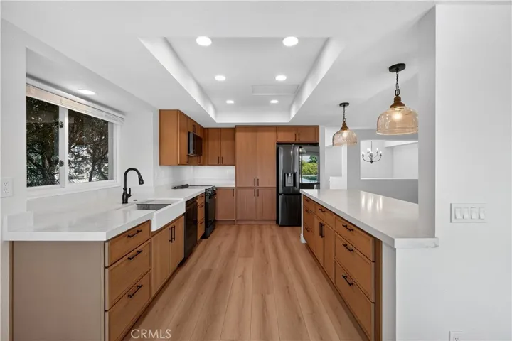 915 Gardenia Way, Corona Del Mar, California 92625