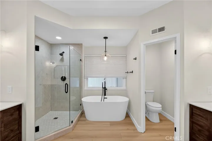 915 Gardenia Way, Corona Del Mar, California 92625