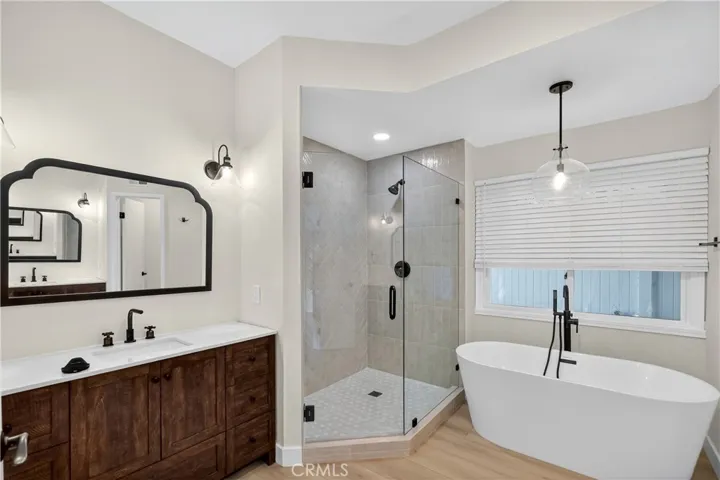 915 Gardenia Way, Corona Del Mar, California 92625