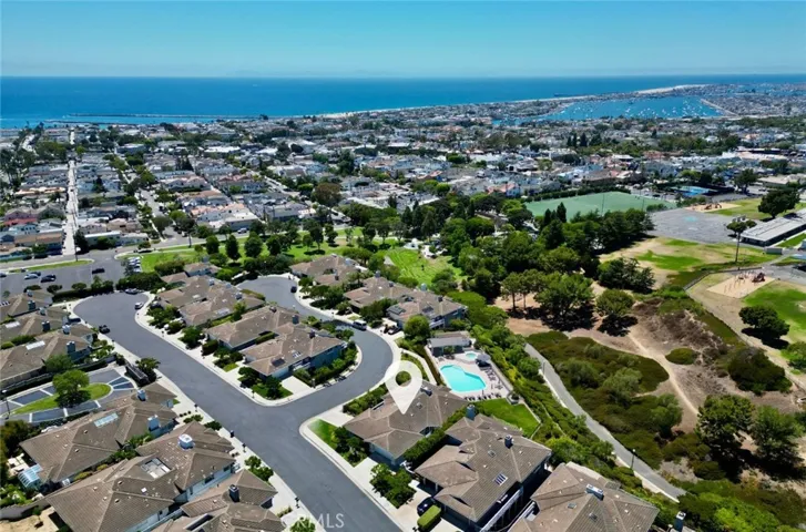 915 Gardenia Way, Corona Del Mar, California 92625