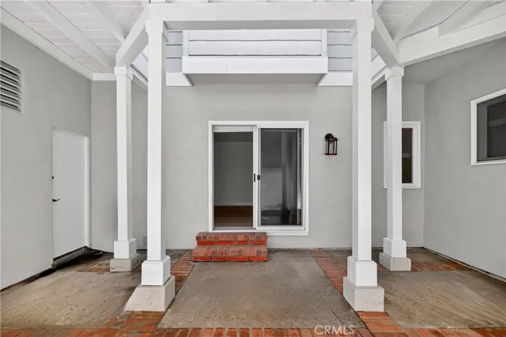 915 Gardenia Way, Corona Del Mar, California 92625