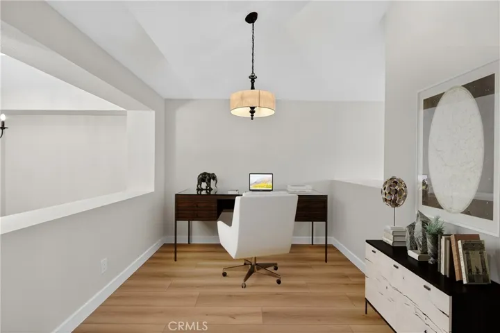 915 Gardenia Way, Corona Del Mar, California 92625