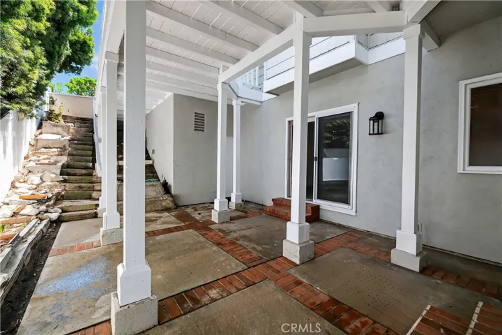 915 Gardenia Way, Corona Del Mar, California 92625