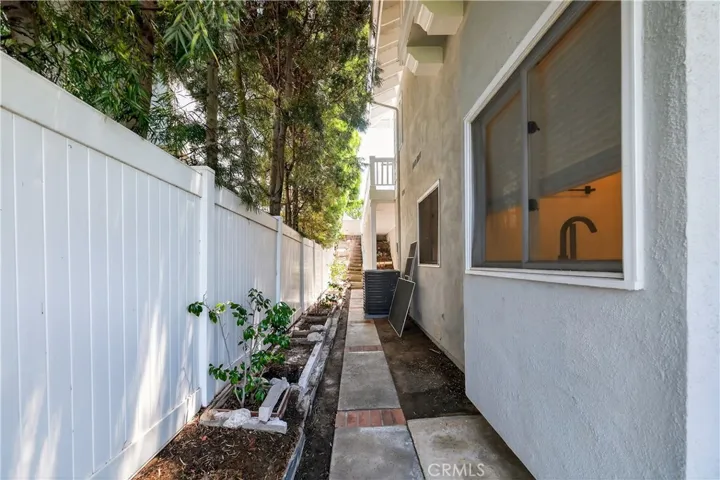 915 Gardenia Way, Corona Del Mar, California 92625