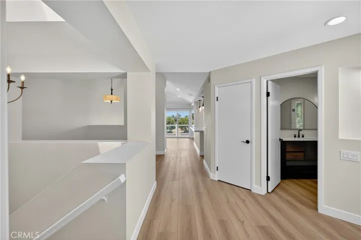 915 Gardenia Way, Corona Del Mar, California 92625