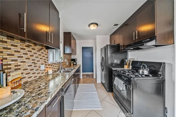 8828 Holly Lane, Riverside, California 92503