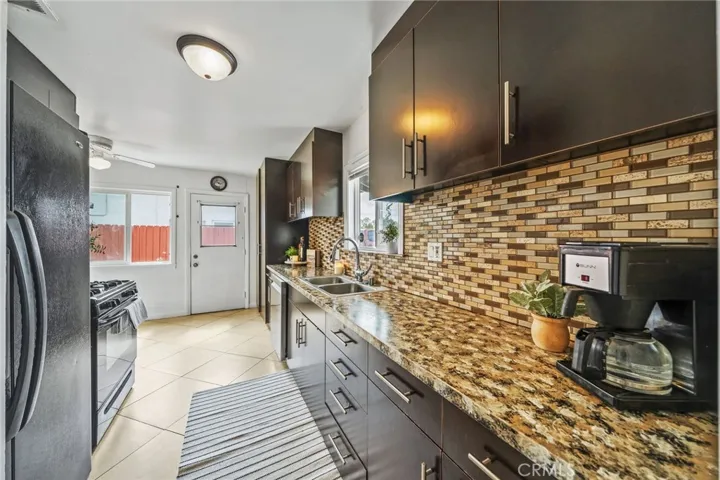 8828 Holly Lane, Riverside, California 92503