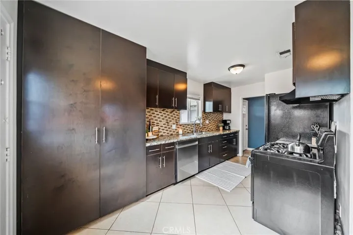 8828 Holly Lane, Riverside, California 92503