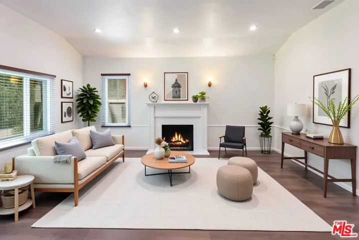 12041 Hartsook Street, Valley Village, California 91607