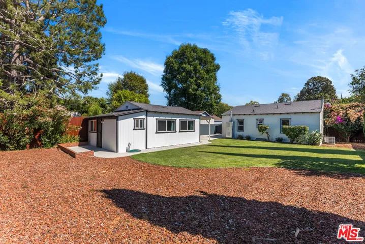 12041 Hartsook Street, Valley Village, California 91607