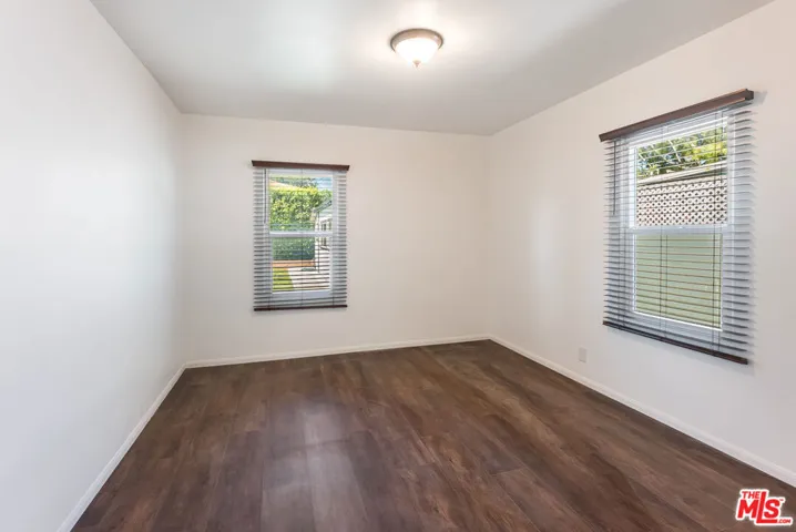 12041 Hartsook Street, Valley Village, California 91607