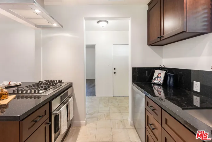 12041 Hartsook Street, Valley Village, California 91607