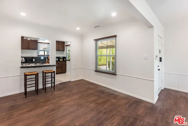 12041 Hartsook Street, Valley Village, California 91607