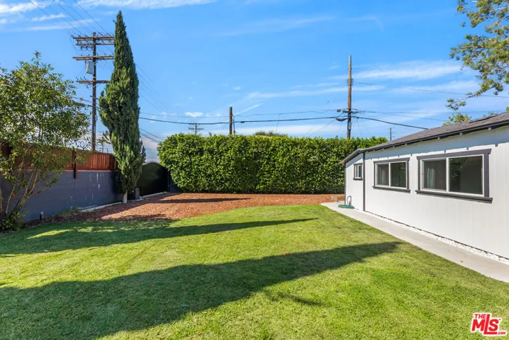 12041 Hartsook Street, Valley Village, California 91607