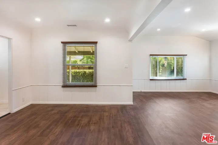 12041 Hartsook Street, Valley Village, California 91607