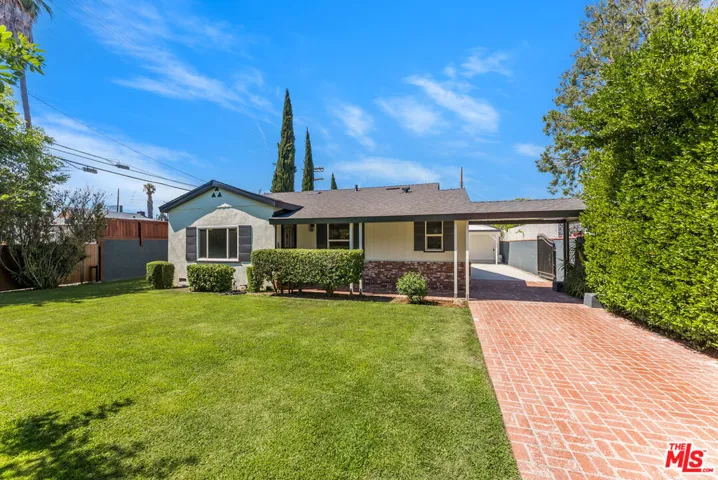 12041 Hartsook Street, Valley Village, California 91607