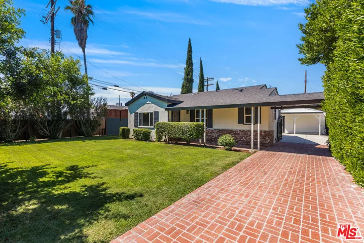 12041 Hartsook Street, Valley Village, California 91607