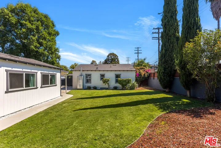 12041 Hartsook Street, Valley Village, California 91607