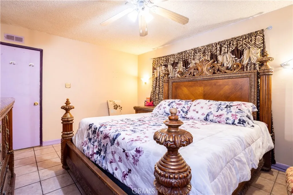 6402 Graves Avenue, Van Nuys, California 91406 home-pic-17