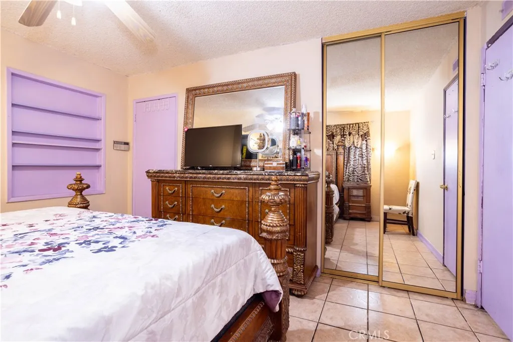 6402 Graves Avenue, Van Nuys, California 91406 home-pic-18
