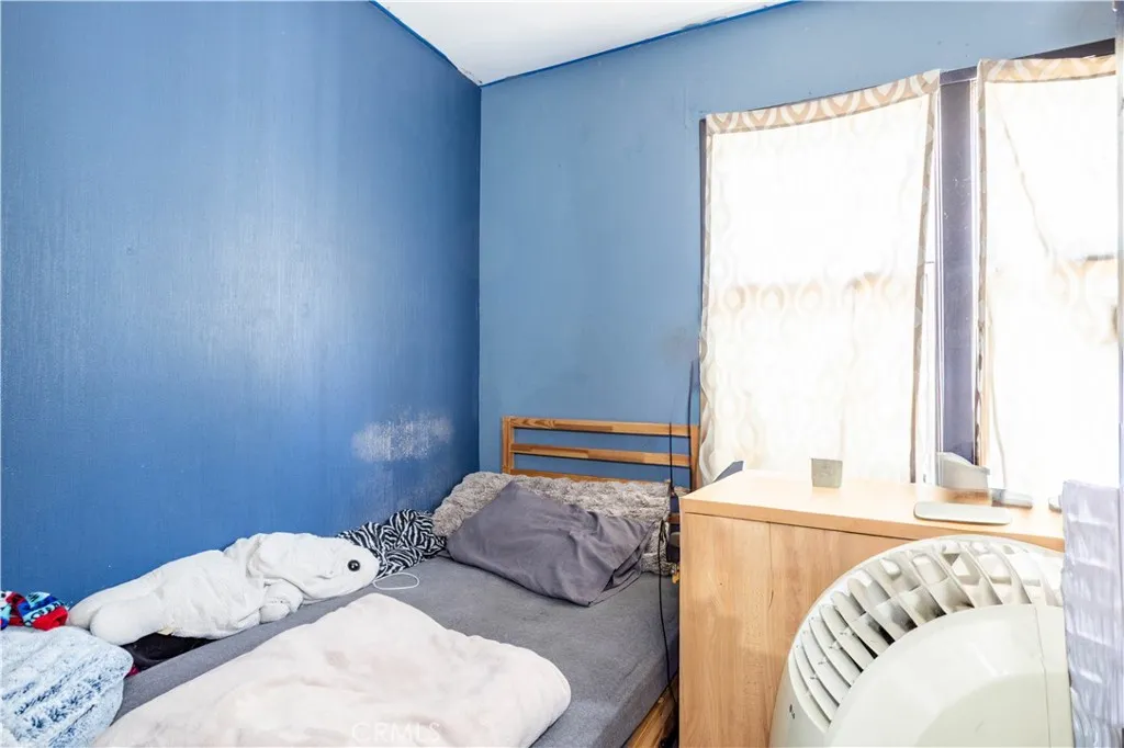6402 Graves Avenue, Van Nuys, California 91406 home-pic-33