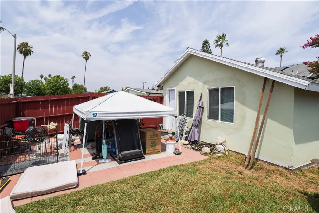 6402 Graves Avenue, Van Nuys, California 91406 home-pic-36