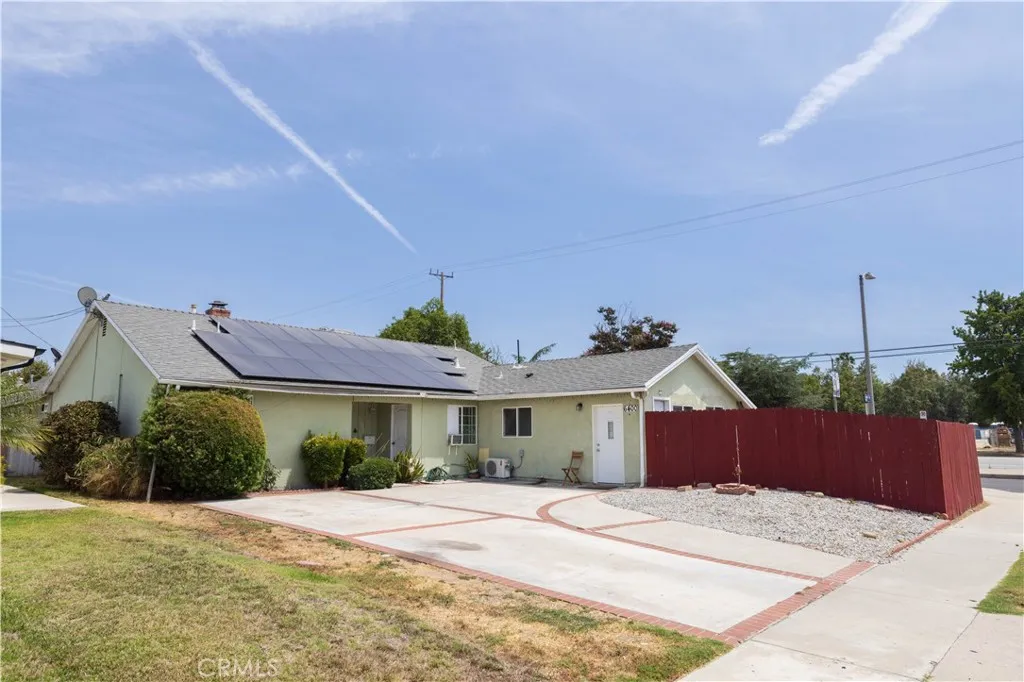 6402 Graves Avenue, Van Nuys, California 91406 home-pic-2