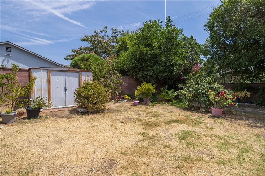 6402 Graves Avenue, Van Nuys, California 91406 home-pic-25