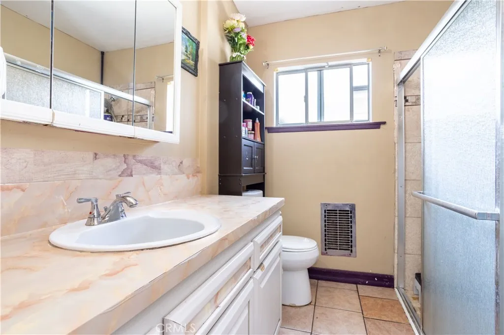 6402 Graves Avenue, Van Nuys, California 91406 home-pic-15