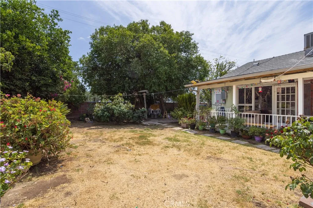 6402 Graves Avenue, Van Nuys, California 91406 home-pic-26