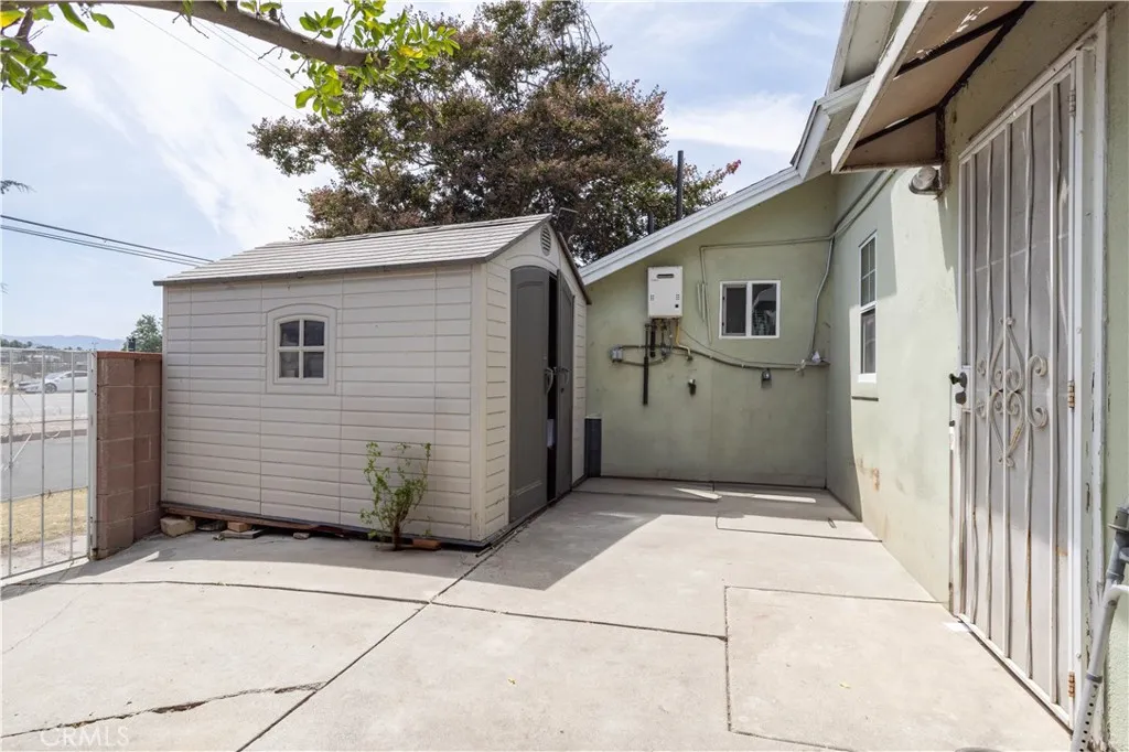 6402 Graves Avenue, Van Nuys, California 91406 home-pic-24