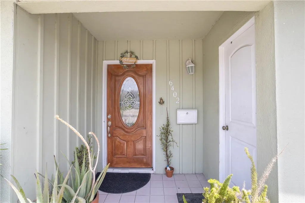 6402 Graves Avenue, Van Nuys, California 91406 home-pic-5