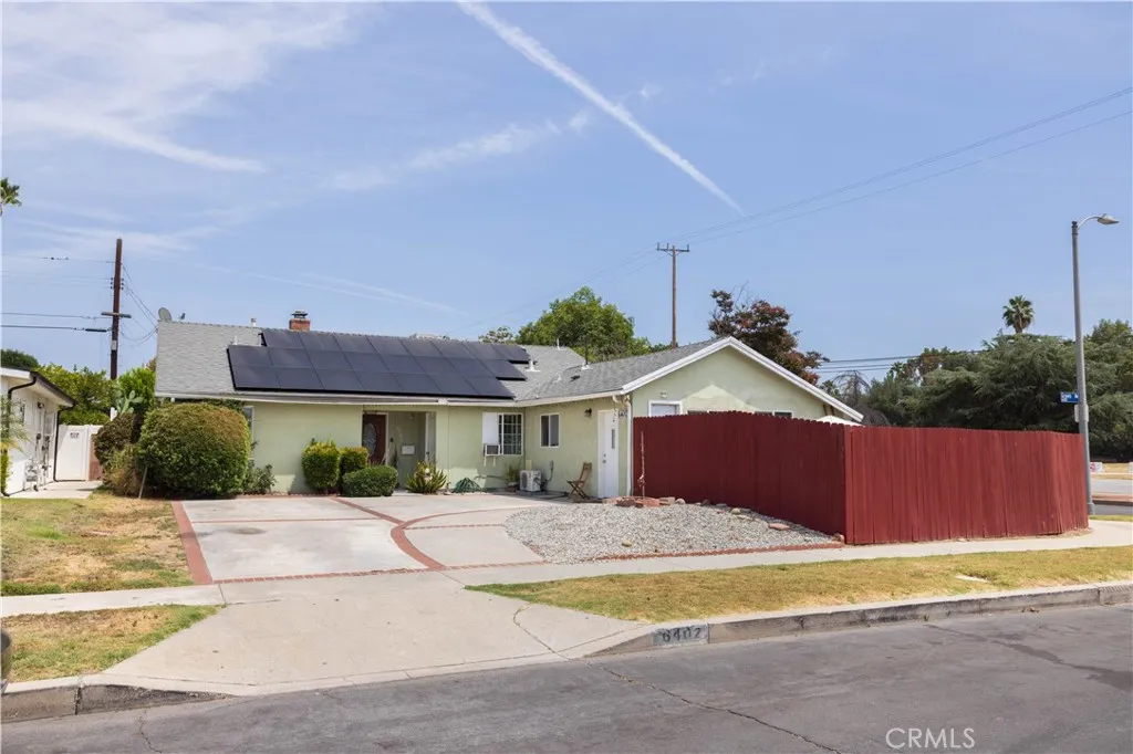 6402 Graves Avenue, Van Nuys, California 91406 home-pic-3