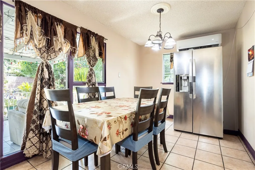6402 Graves Avenue, Van Nuys, California 91406 home-pic-8