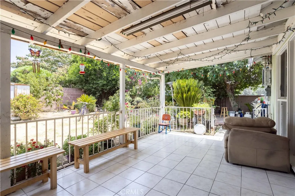 6402 Graves Avenue, Van Nuys, California 91406 home-pic-22
