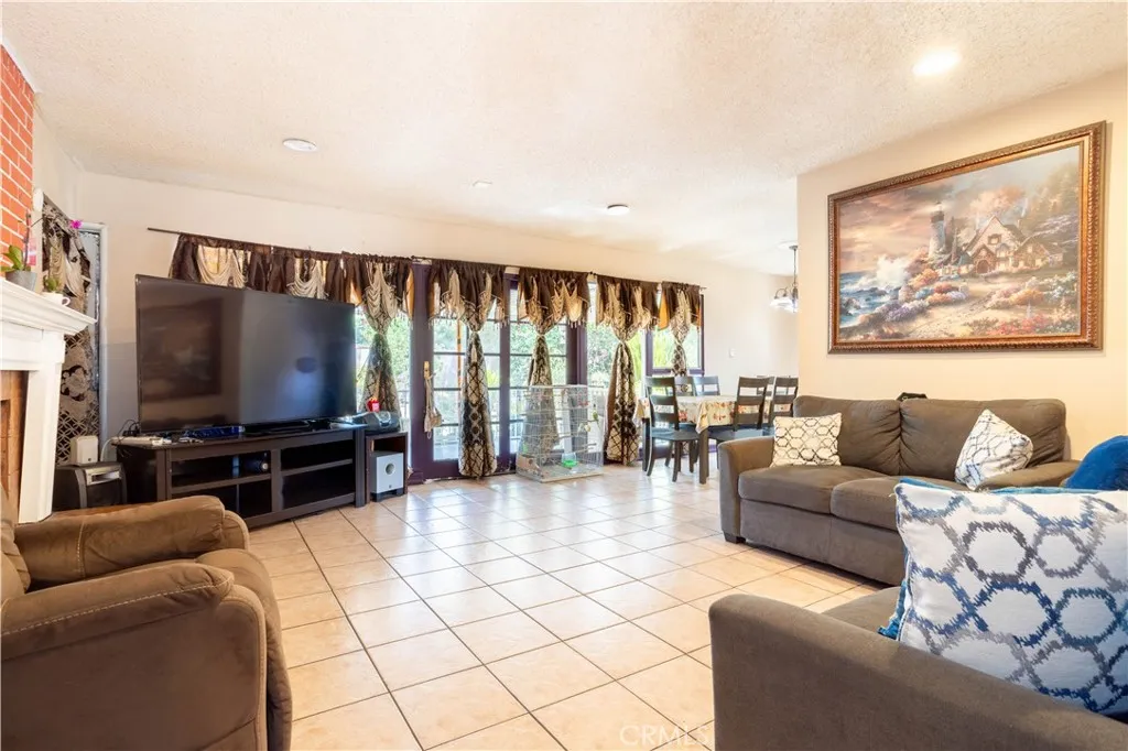 6402 Graves Avenue, Van Nuys, California 91406 home-pic-7