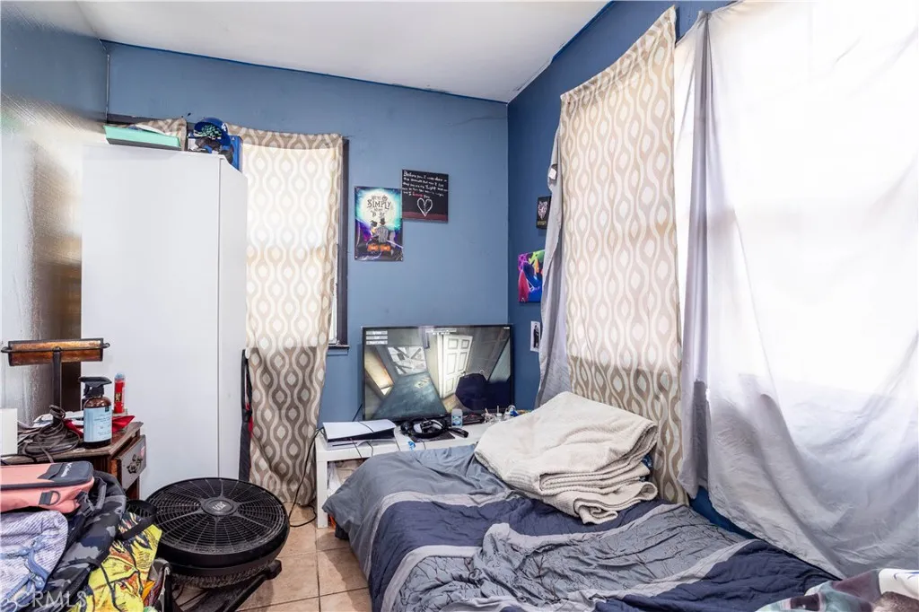 6402 Graves Avenue, Van Nuys, California 91406 home-pic-30