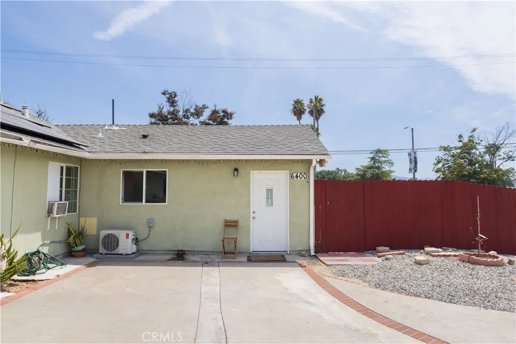 6402 Graves Avenue, Van Nuys, California 91406 home-pic-37
