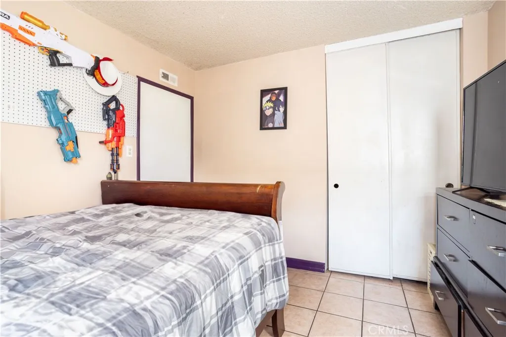 6402 Graves Avenue, Van Nuys, California 91406 home-pic-14